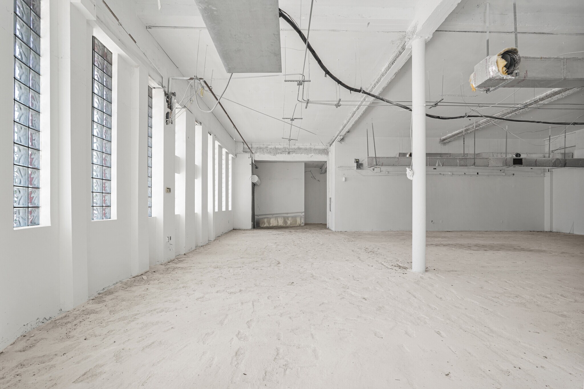 1251 NW 36th St, Miami, FL à louer Photo intérieure– Image 1 sur 5