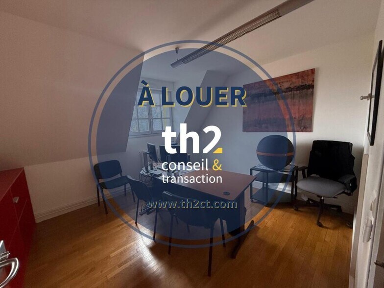 Bureau dans Torigny-les-Villes à louer - Photo intérieure – Image 1 sur 5