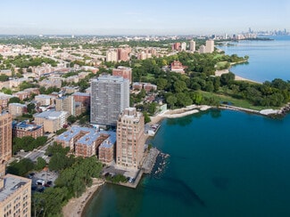 Plus de détails pour 7270 S South Shore Dr, Chicago, IL - Logement à vendre