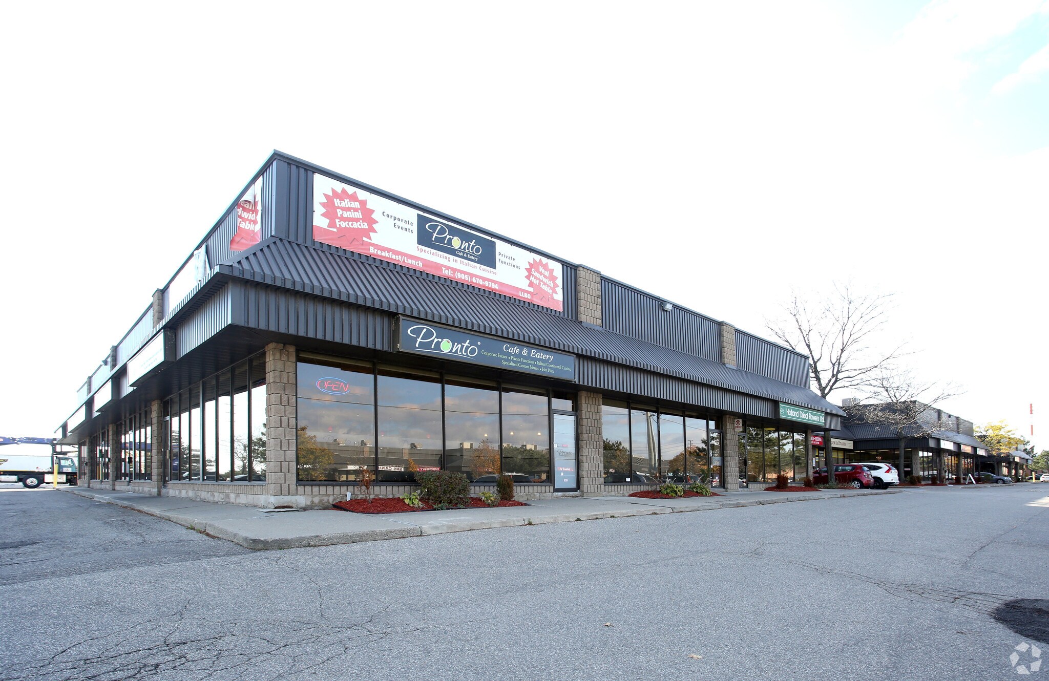 980 Pacific Gate, Mississauga, ON à louer Photo principale– Image 1 sur 3