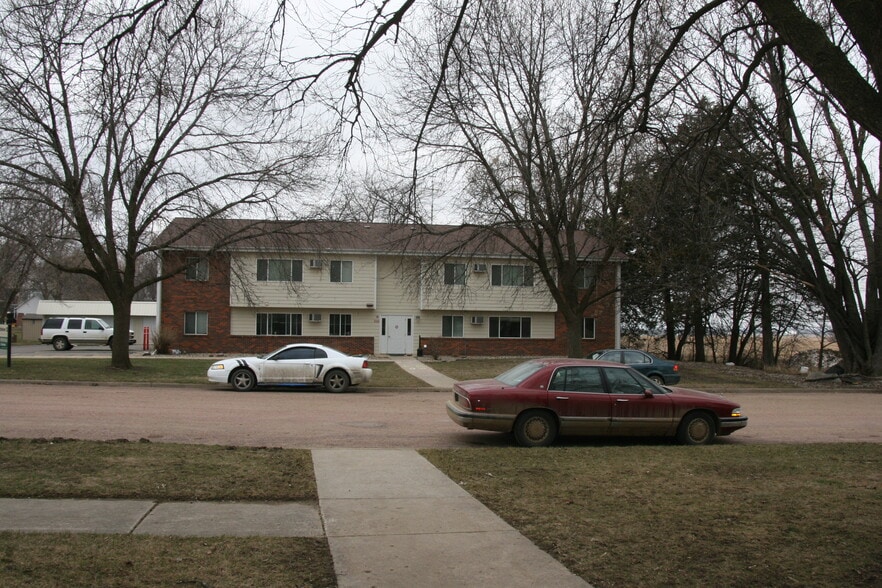 510 N 5th St, Beresford, SD à vendre - Photo de l’immeuble – Image 2 sur 7