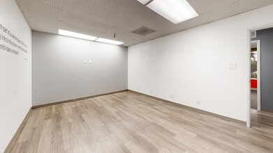 17315 Studebaker Rd, Cerritos, CA à louer Numérisation 3D Matterport– Image 1 sur 5