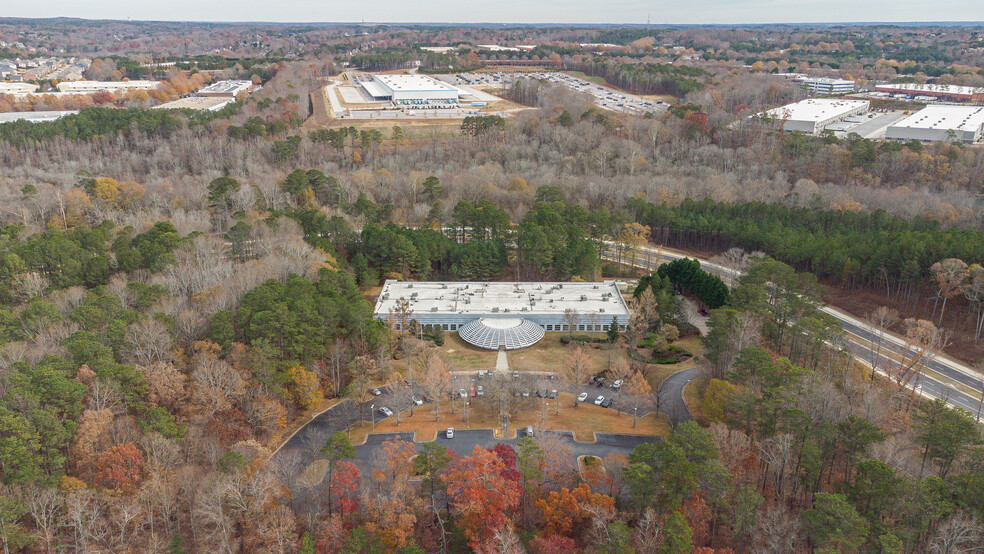 190 Bluegrass Valley Pky, Alpharetta, GA à louer - Photo de l’immeuble – Image 1 sur 24