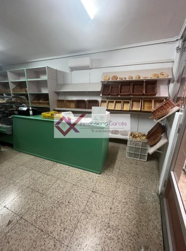 Local commercial dans Cuenca, Cuenca à louer Plan d’étage– Image 1 sur 5