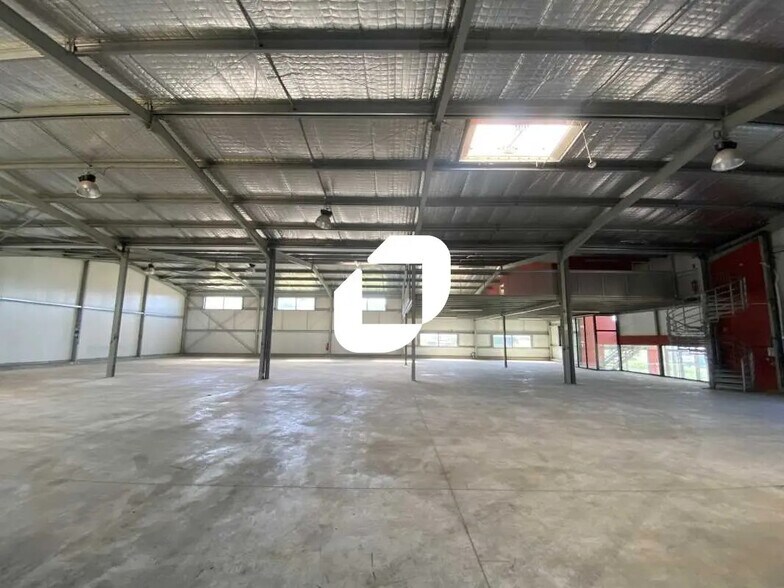 Bureau dans Frontignan à louer - Photo de l’immeuble – Image 2 sur 14