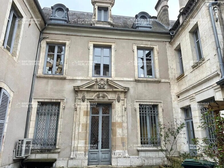 Bureau dans Bourges à vendre - Photo de l’immeuble – Image 3 sur 12