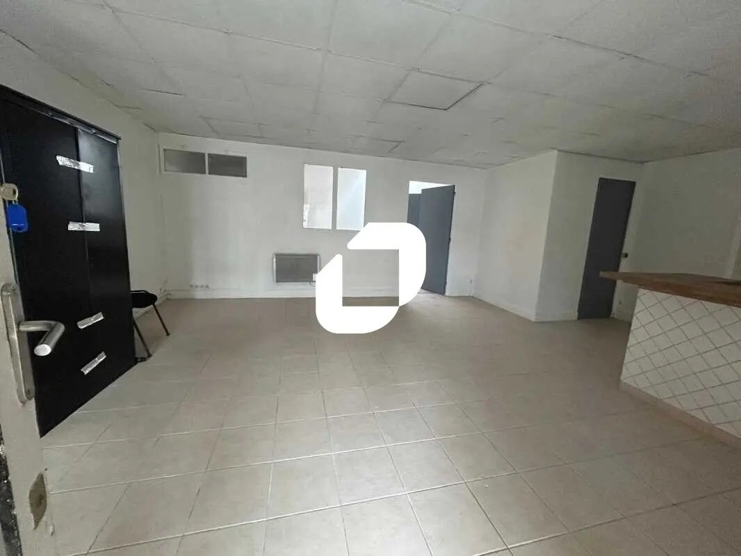 130 Rue Du Lieutenant Petit Leroy, Chevilly-Larue à louer Photo principale– Image 1 sur 21