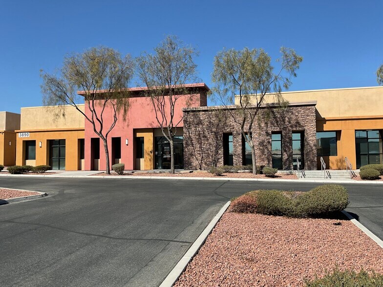 3890 W Ann Rd, North Las Vegas, NV à vendre - Photo de l’immeuble – Image 3 sur 18