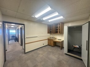 99-128 Aiea Heights Dr, Aiea, HI à louer Photo intérieure– Image 2 sur 10