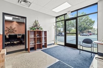 8004-8008 Castleway Dr, Indianapolis, IN à vendre Photo intérieure– Image 1 sur 11