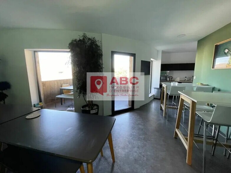 Bureau dans Vendargues à louer - Photo de l’immeuble – Image 1 sur 4