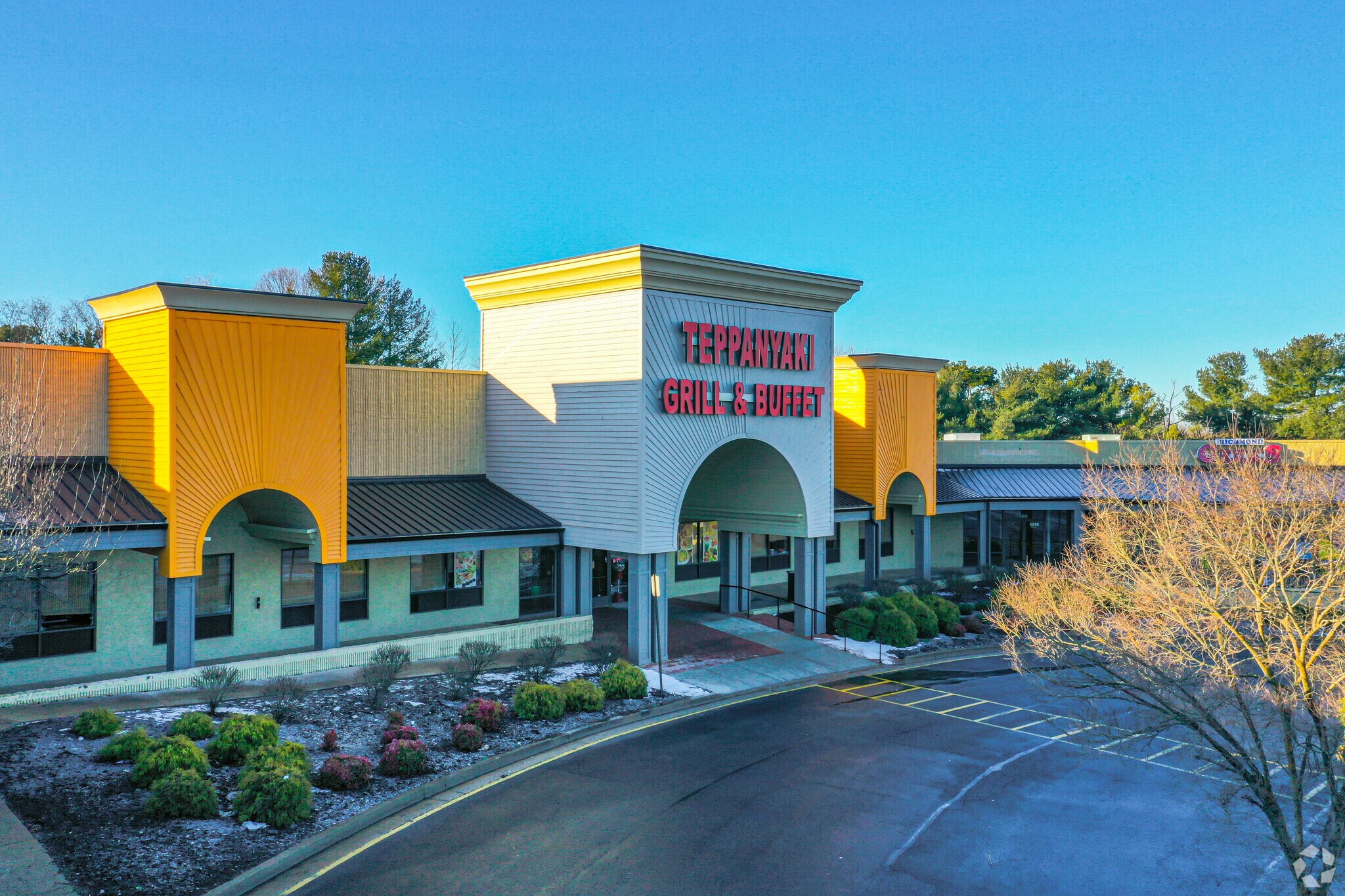 9031-9051 W Broad St, Richmond, VA à louer Photo de l’immeuble– Image 1 sur 12