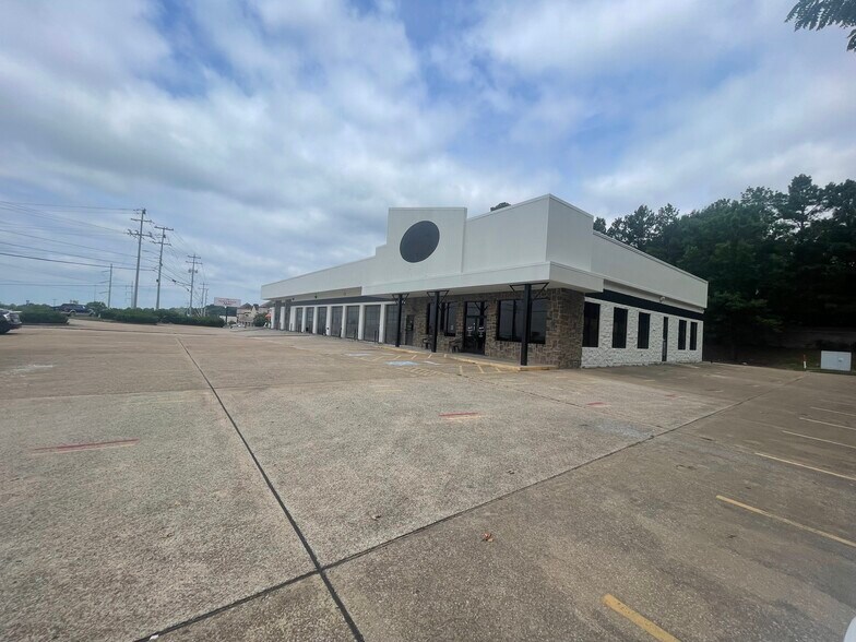 817 Vann Dr, Jackson, TN à louer - Photo de l’immeuble – Image 3 sur 6