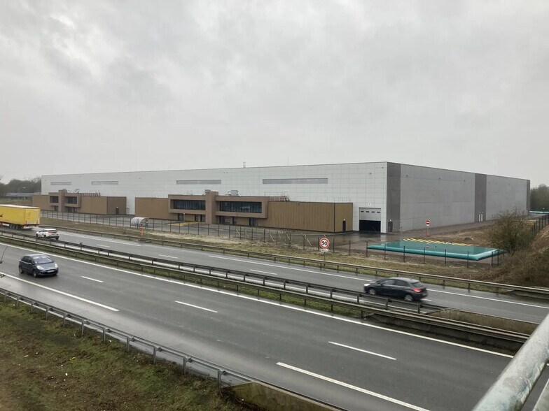 Industriel/Logistique dans Hordain à louer - Photo de l’immeuble – Image 3 sur 4