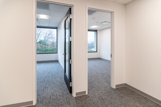 1821 Walden Office Sq, Schaumburg, IL à louer Photo de l’immeuble– Image 2 sur 4