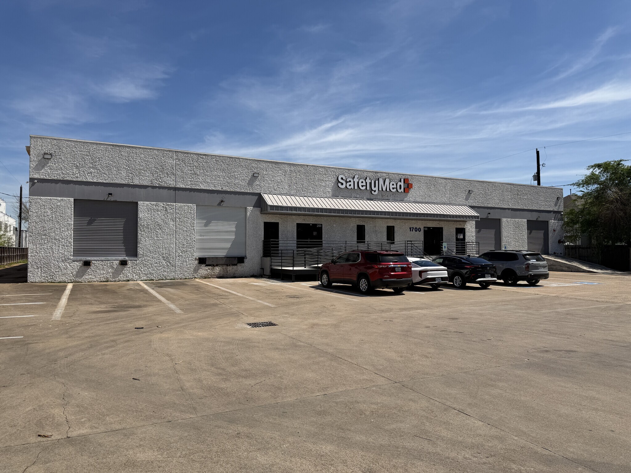 1700 Wirt Rd, Houston, TX à louer Photo principale– Image 1 sur 8