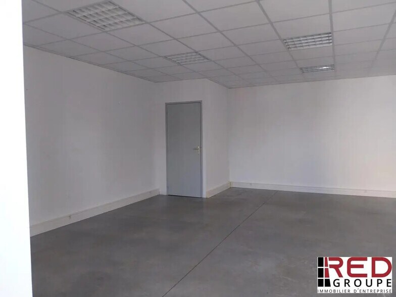 Bureau dans Éguilles à vendre - Photo de l’immeuble – Image 2 sur 3