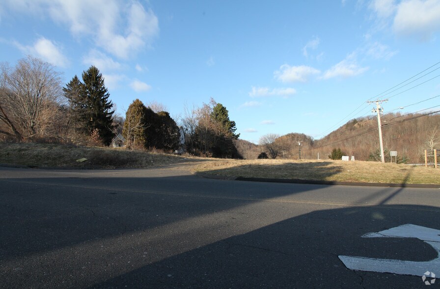 480 Chamberlain Hwy, Meriden, CT à vendre - Photo principale – Image 1 sur 3