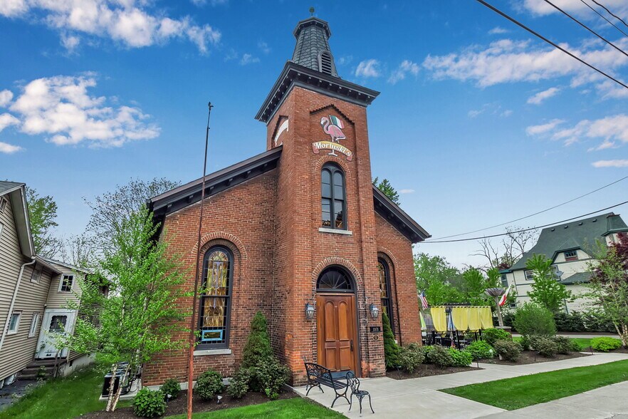 10678 Main St, Clarence, NY à vendre - Photo de l’immeuble – Image 2 sur 15