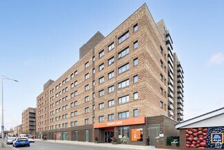 Plus de détails pour 706-720 High Rd, Ilford - Local commercial à louer