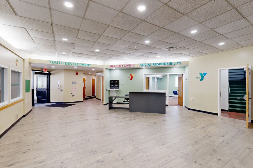 Historic YMCA + Land Redevelopment portefeuille de 3 biens à vendre sur LoopNet.fr - Numérisation 3D Matterport – Image 3 sur 28