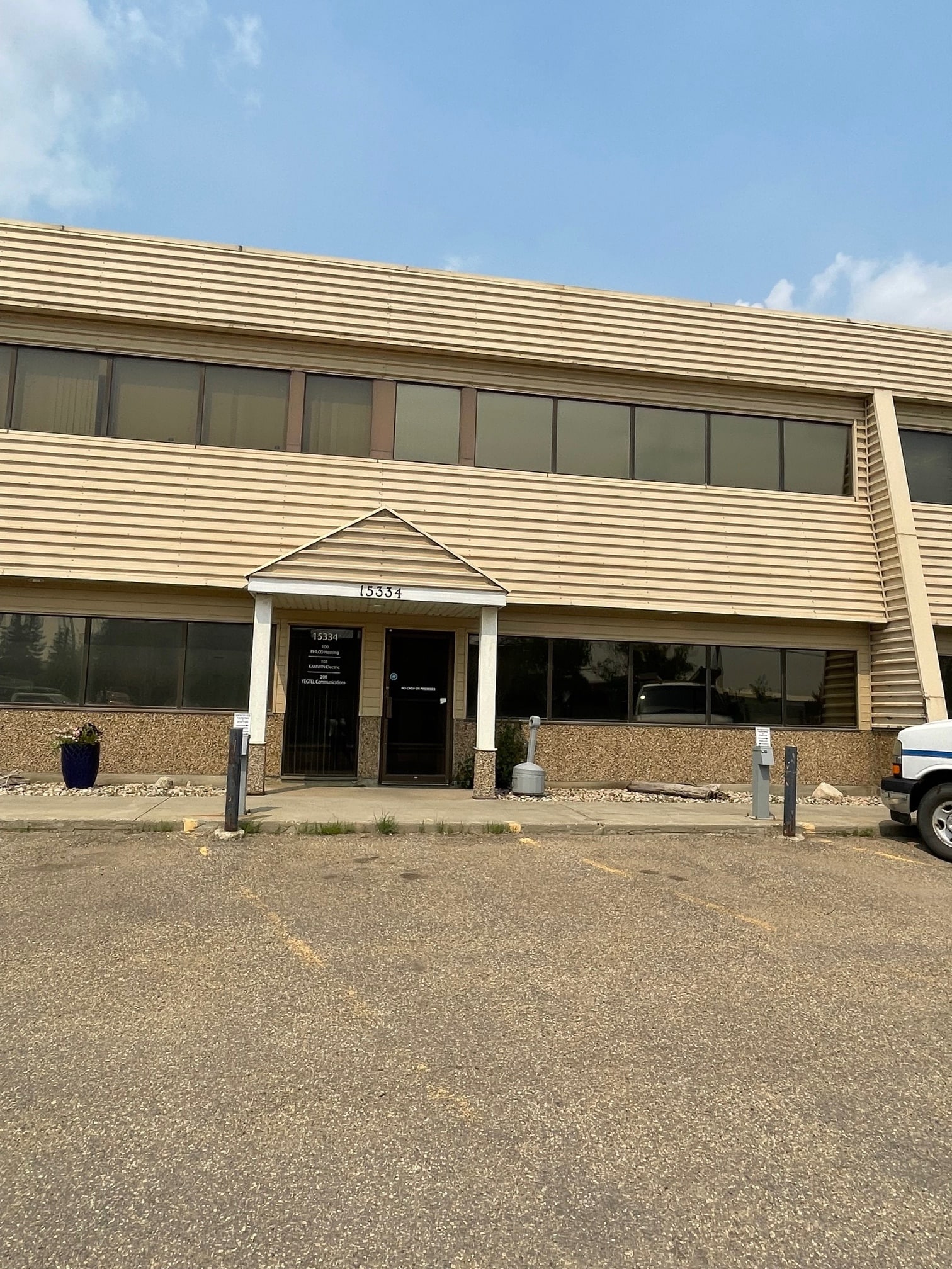 15330 123 Av NW, Edmonton, AB à louer Photo de l’immeuble– Image 1 sur 6