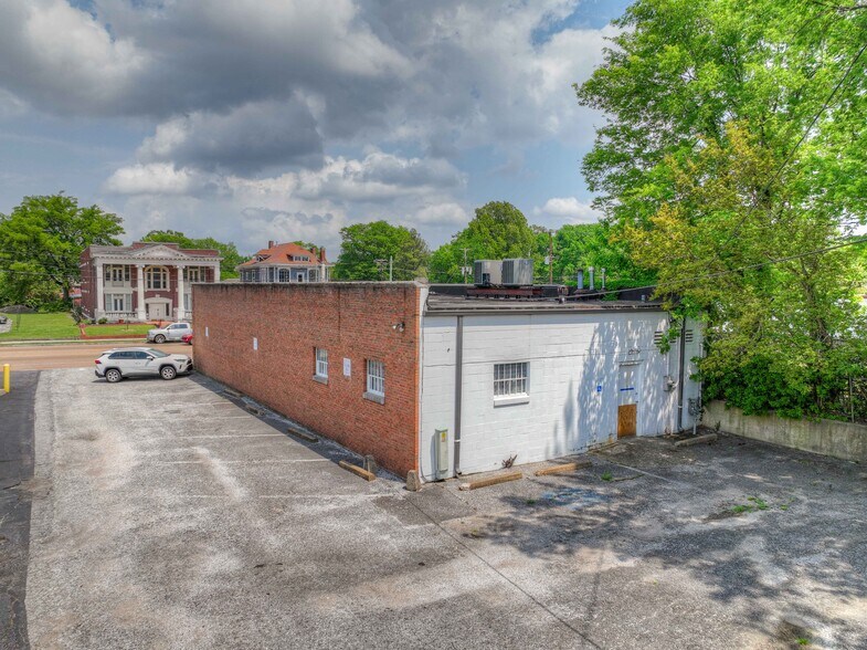 1461 Madison Ave, Memphis, TN à vendre - Photo de l’immeuble – Image 2 sur 6