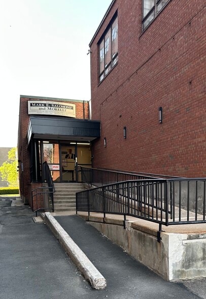 98-100 Farmington Ave, Hartford, CT à louer - Photo de l’immeuble – Image 2 sur 4