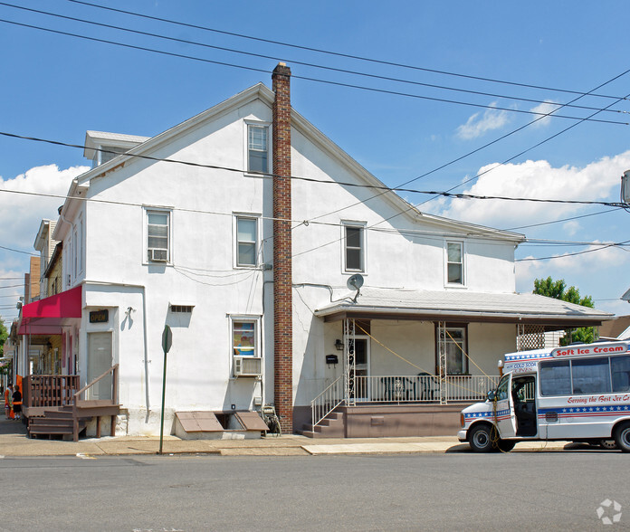 51 S Chestnut St, Mount Carmel, PA à vendre - Photo de l’immeuble – Image 2 sur 5