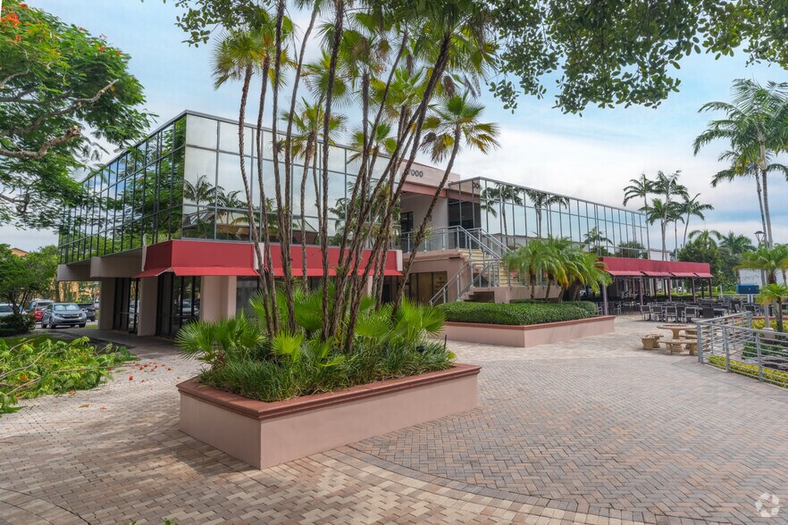 7000 W Camino Real, Boca Raton, FL à vendre - Photo principale – Image 1 sur 8