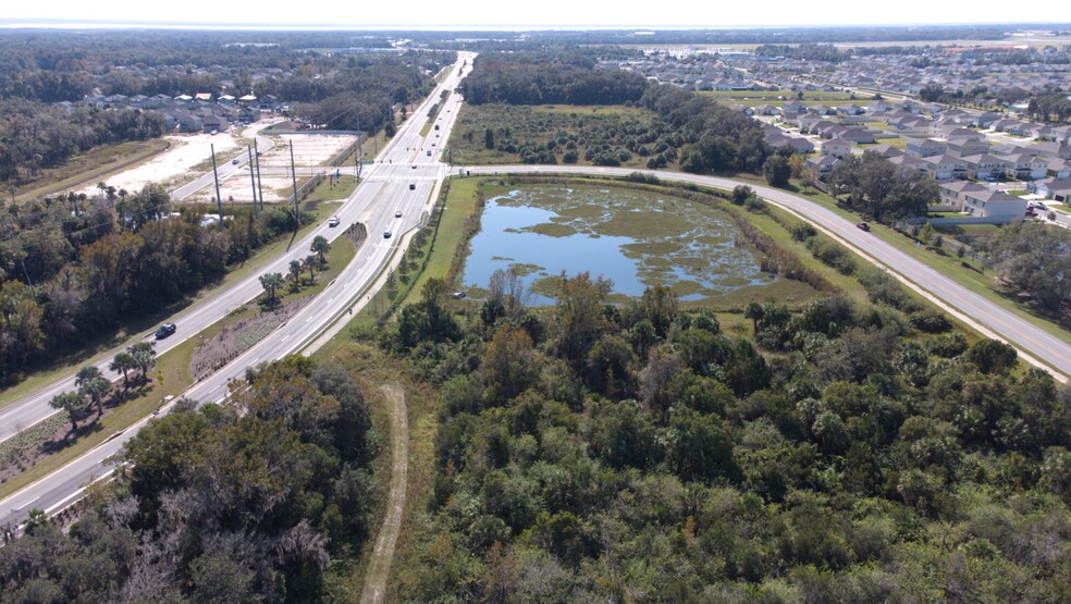 3900 Peninsula Pt, Sanford, FL à vendre - Photo de l’immeuble – Image 3 sur 5