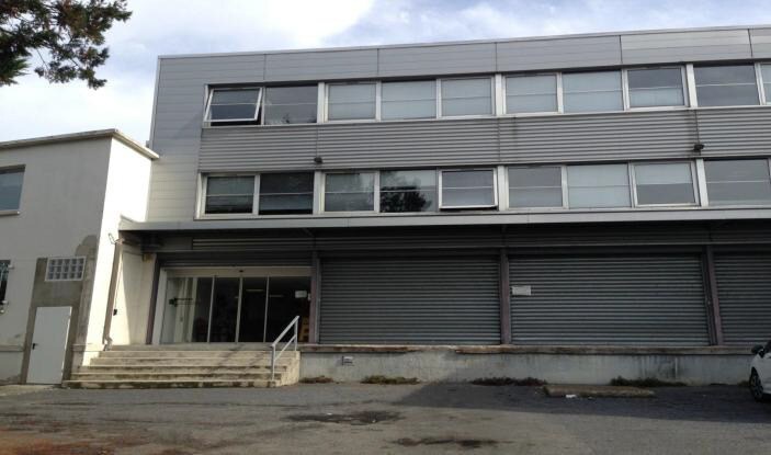 Local d’activités dans Nanterre à louer - Photo de l’immeuble – Image 2 sur 7