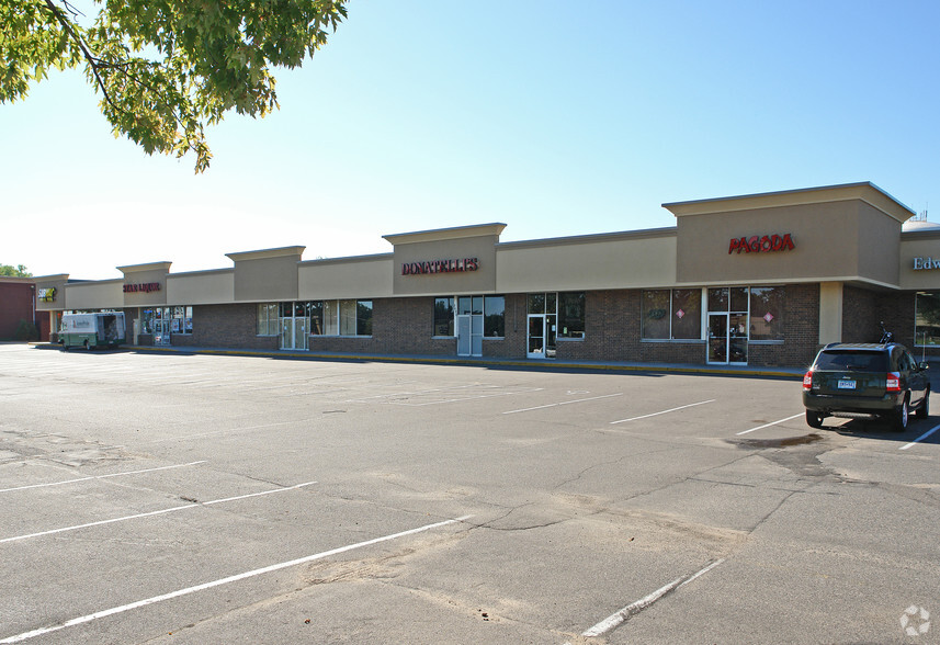 2670-2730 E County E Rd, White Bear Lake, MN à louer - Photo de l’immeuble – Image 2 sur 3