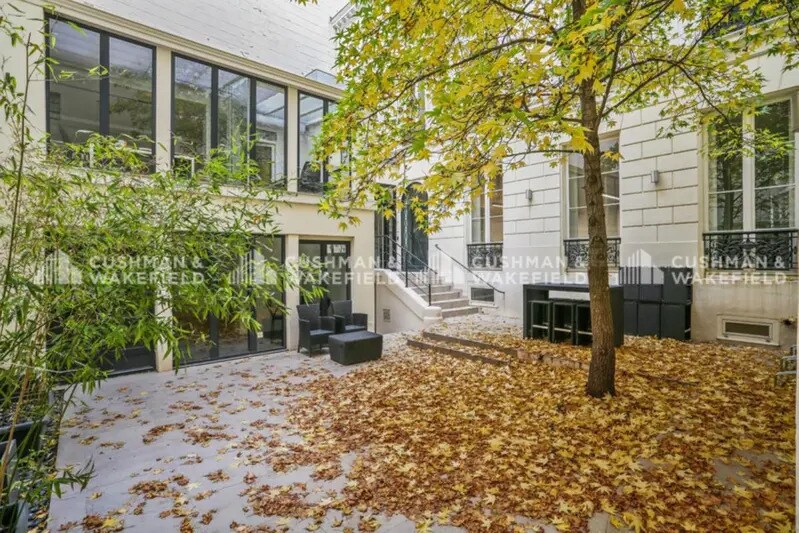 35-37 Rue De Miromesnil, Paris à louer - Photo de l’immeuble – Image 3 sur 3