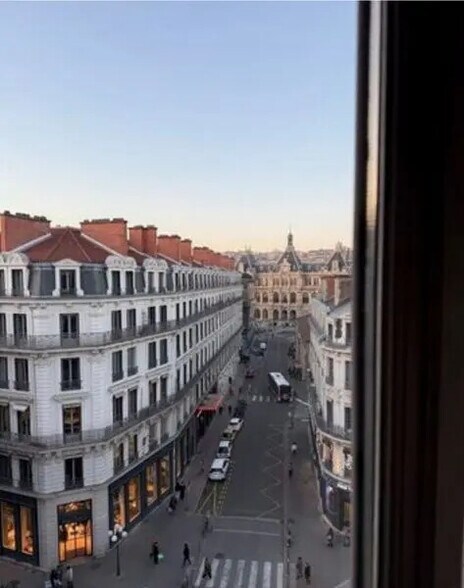 Bureau dans Lyon à louer - Photo de l’immeuble – Image 3 sur 8