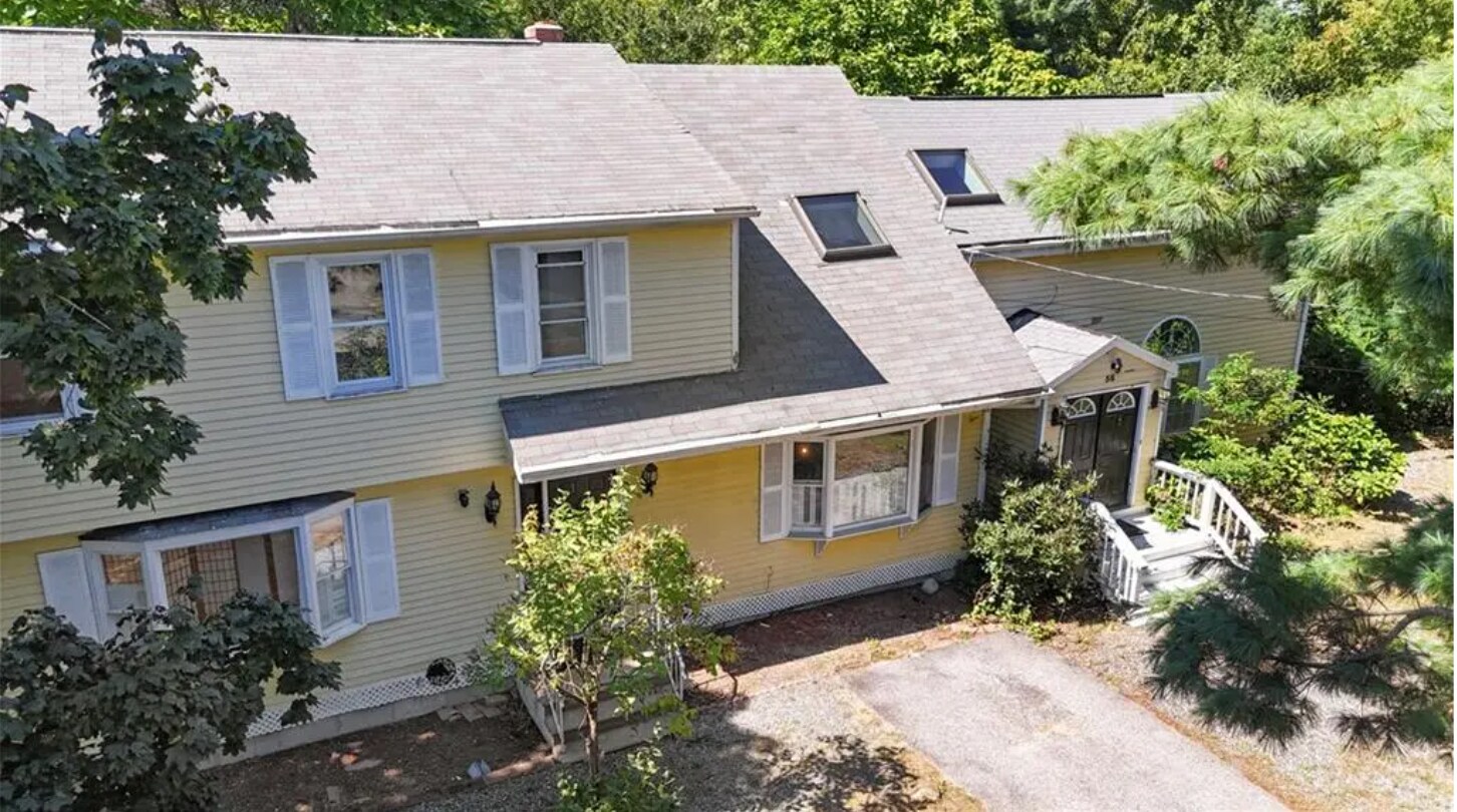 56 Pleasant View Ave, Greenville, RI à vendre Photo de l’immeuble– Image 1 sur 3