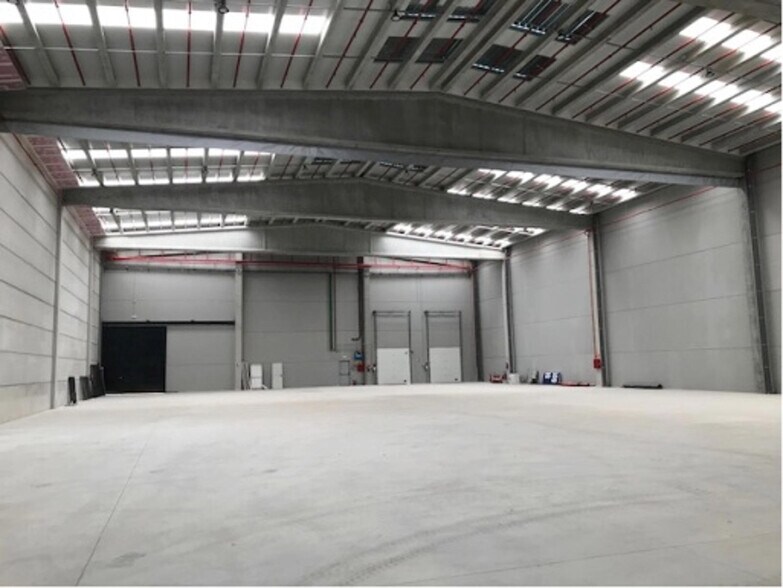 Industriel/Logistique dans San Fernando de Henares, Madrid à louer - Photo intérieure – Image 1 sur 4