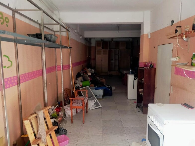 Immeuble residentiel dans Santa Coloma de Gramenet, Barcelona à vendre - Photo intérieure – Image 2 sur 2