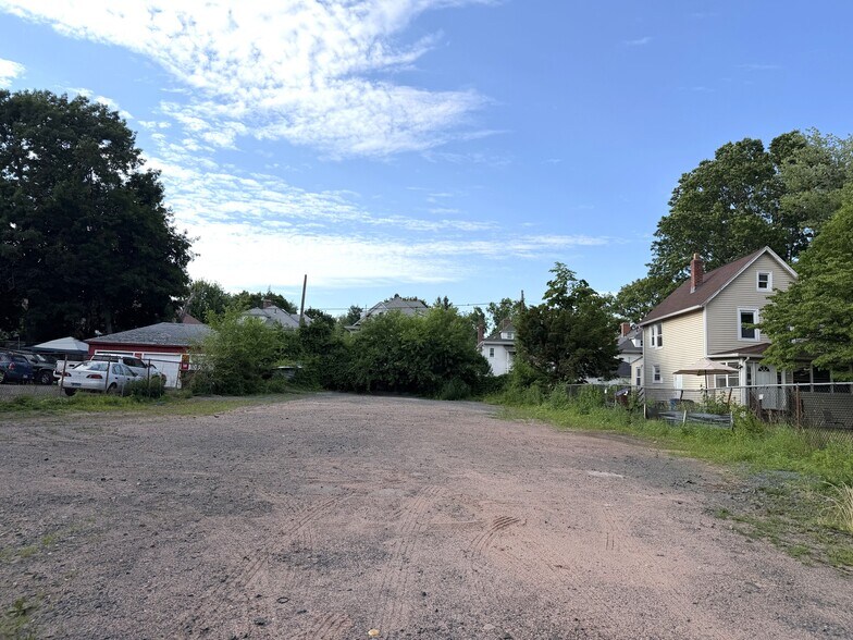 1024 Capitol Avenue ave, Hartford, CT à louer - Photo de l’immeuble – Image 3 sur 3
