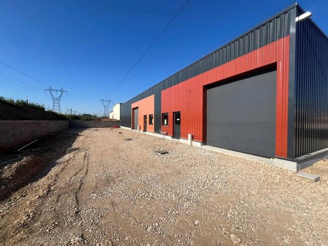 Plus de détails pour Bureau, Local d'activités à louer