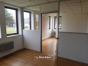 Bureau dans Vénissieux à louer Photo de l’immeuble– Image 2 sur 5