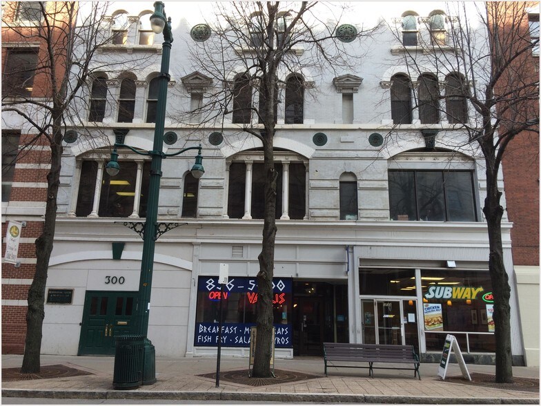 300 Main St, Buffalo, NY à louer - Photo de l’immeuble – Image 1 sur 1
