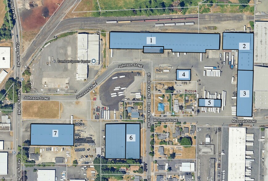 Leased Multi-Tenant Industrial Complex portefeuille de 4 biens à vendre sur LoopNet.fr - Photo de l’immeuble – Image 3 sur 25