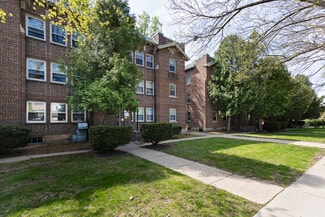 Plus de détails pour 2821 Monroe St, Madison, WI - Logement à vendre