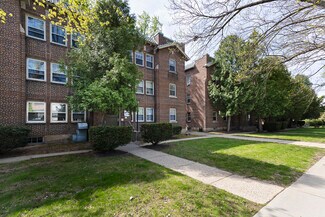 Plus de détails pour 2821 Monroe St, Madison, WI - Logement à vendre