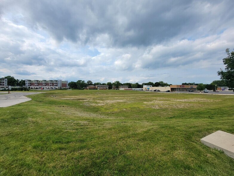 S74W16890 Janesville Rd, Muskego, WI à vendre - Photo de l’immeuble – Image 3 sur 5