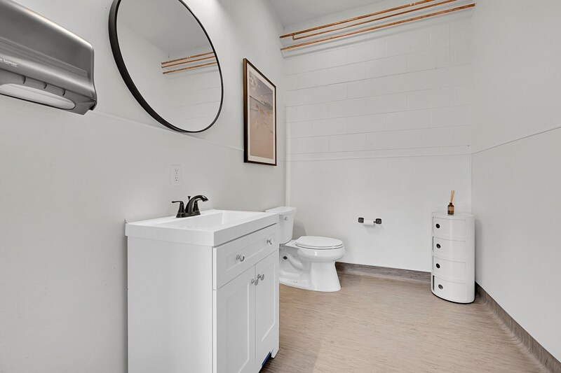 704 S Monaco Pky, Denver, CO à vendre - Photo de l’immeuble – Image 2 sur 6