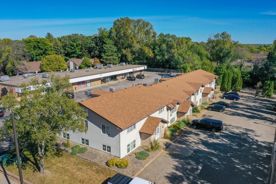 1401-1405 Silver Lake Rd, New Brighton, MN à louer - Photo de l’immeuble – Image 1 sur 20