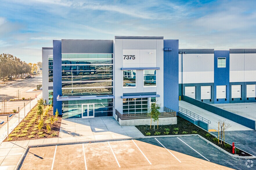 7380 Morton Ave, Newark, CA à louer - Photo principale – Image 1 sur 1