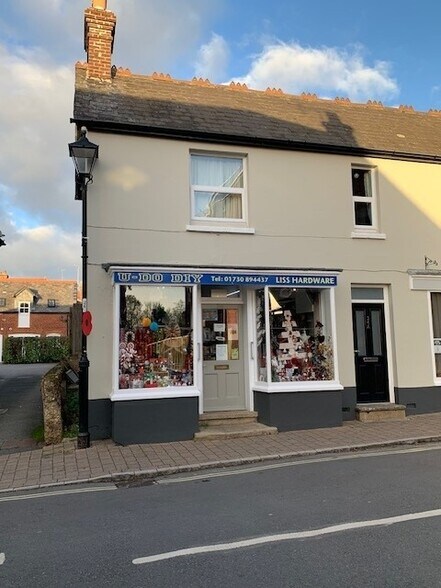 34-36 Station Rd, Liss à louer - Photo de l’immeuble – Image 3 sur 3